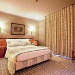 Sana Rex Szálloda 3*