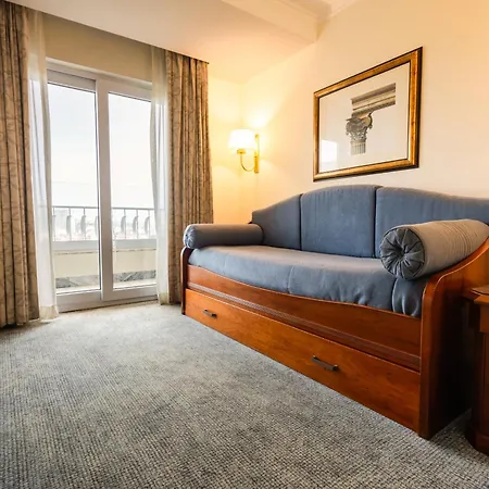 萨那里克斯酒店 酒店 3*