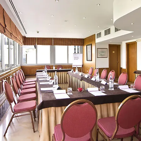 萨那里克斯酒店