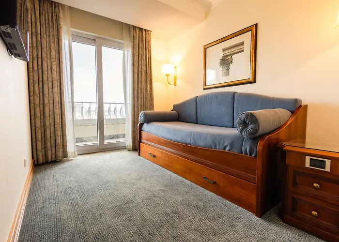 Sana Rex מלון 3*